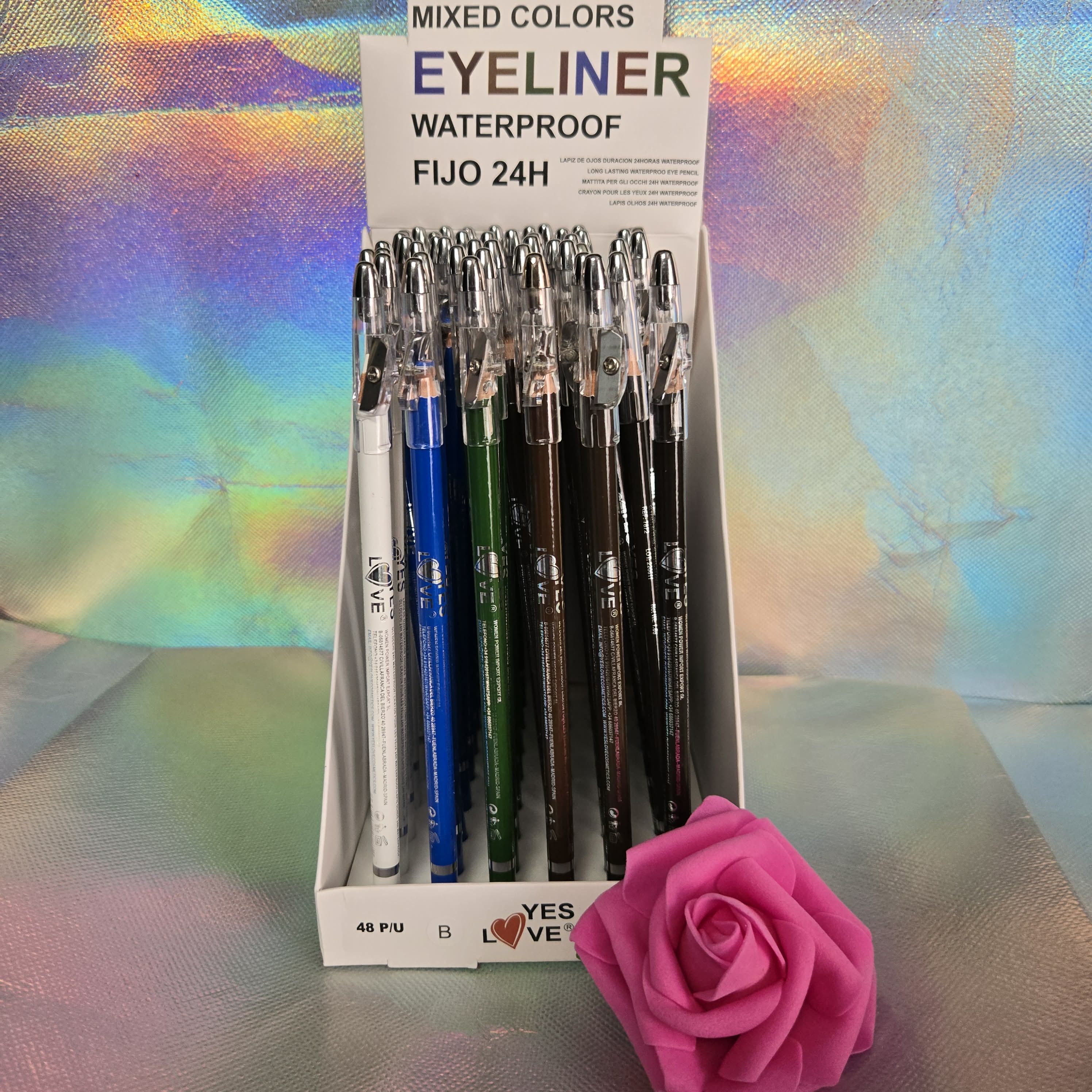 Crayon yeux fixe