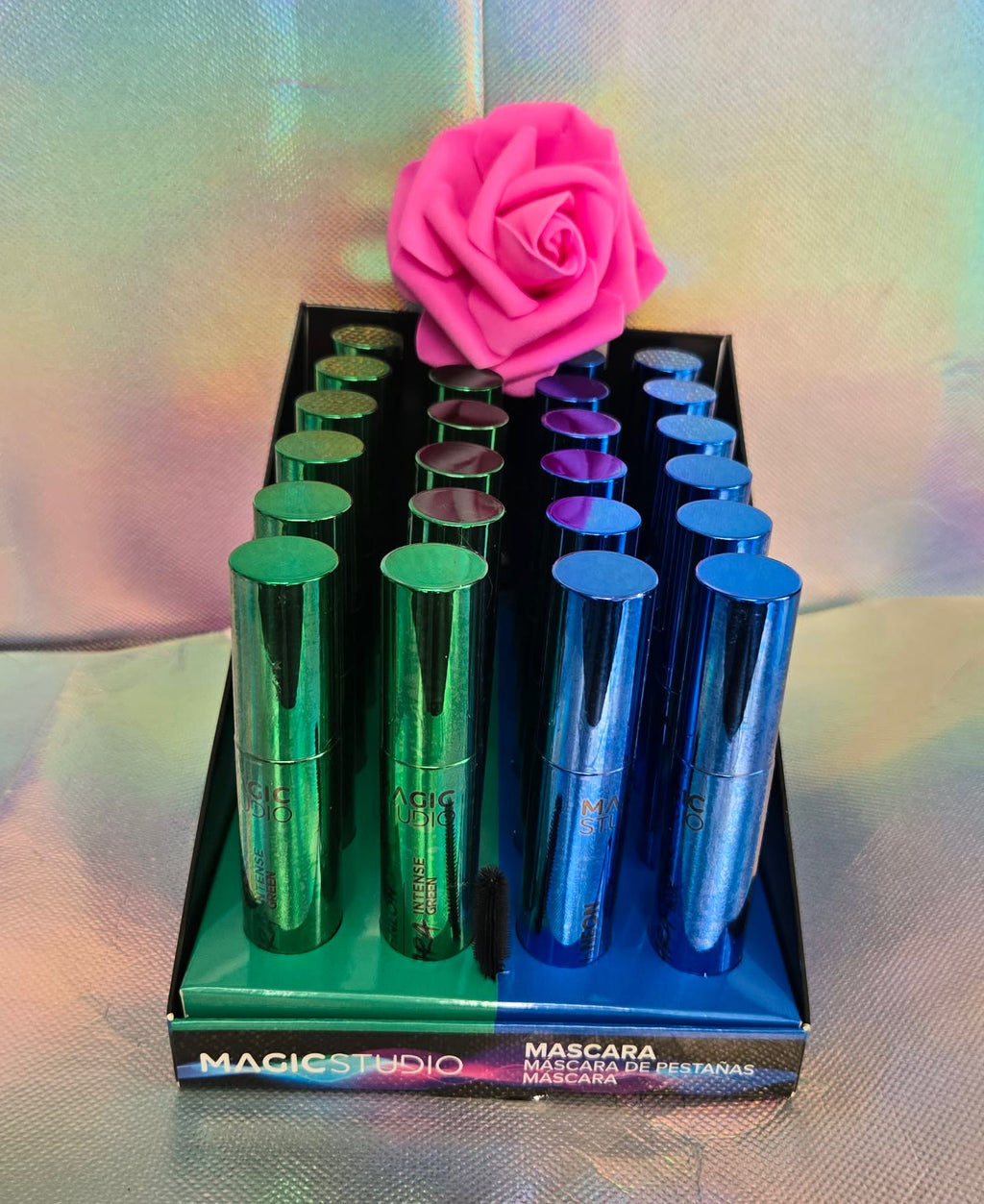 Mascara néon Magic Studio aux couleurs intenses