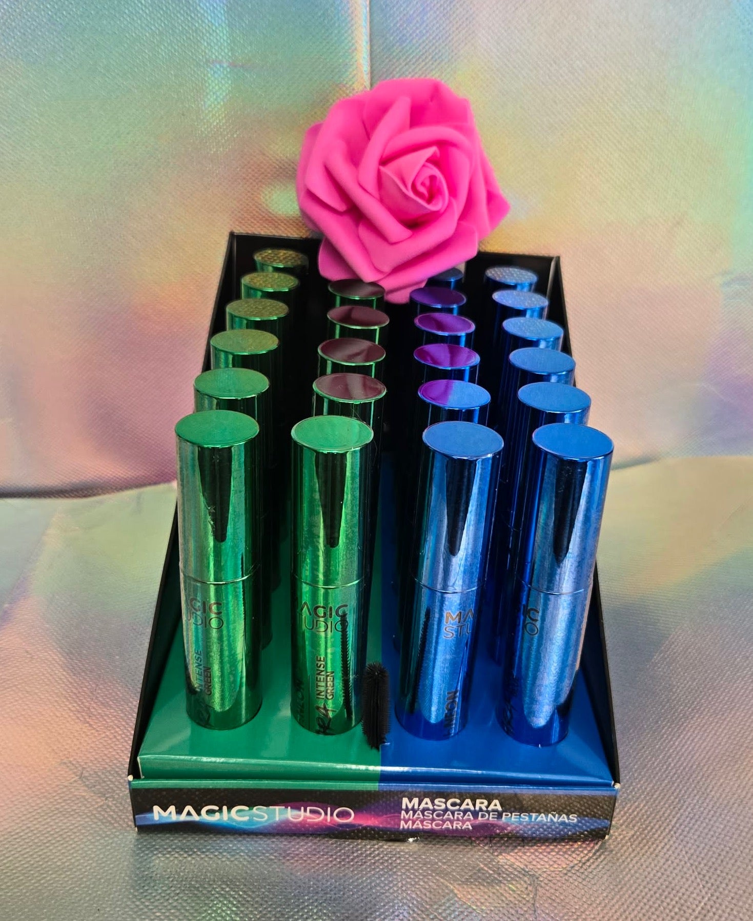 Mascara néon Magic Studio aux couleurs intenses