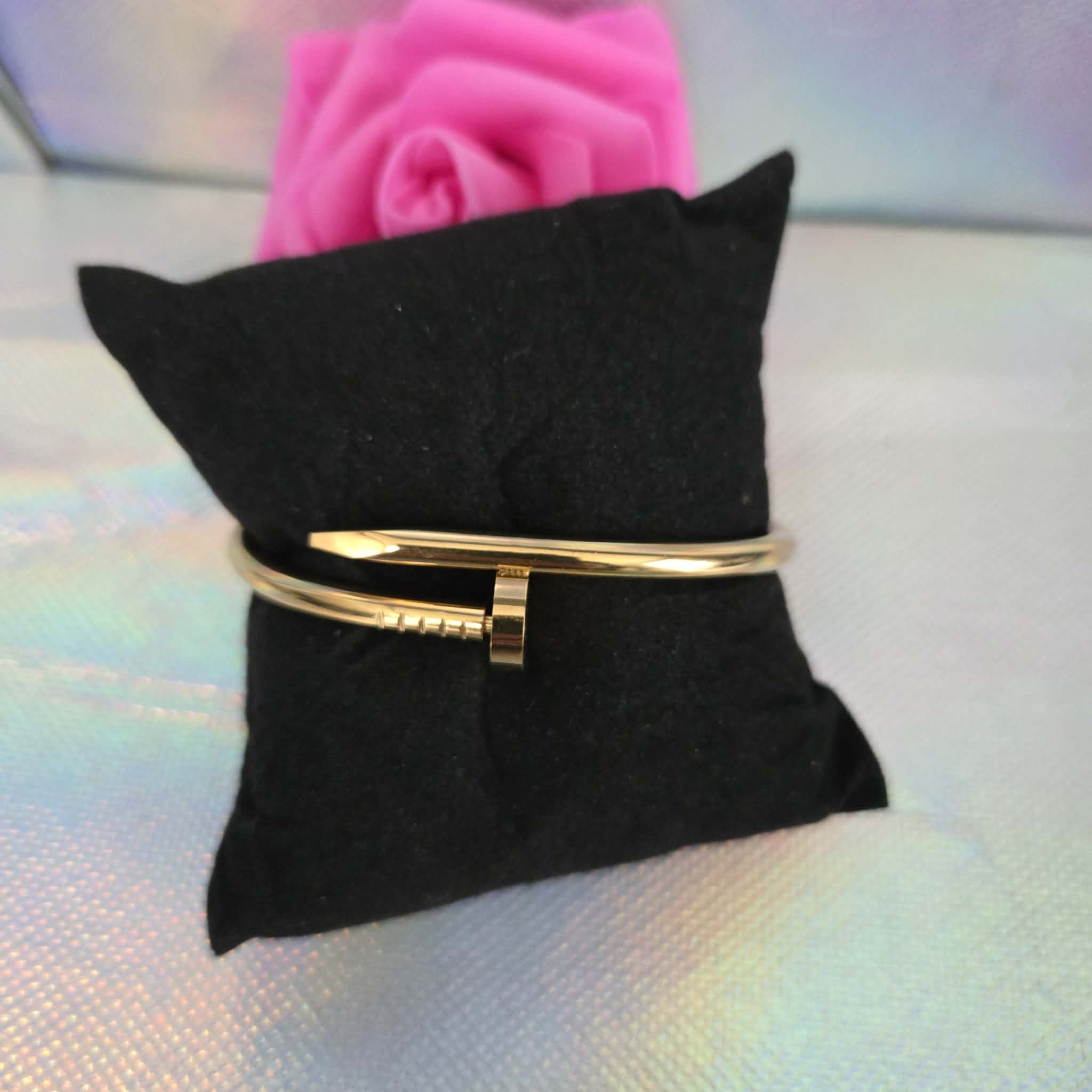 Bracelet clou
