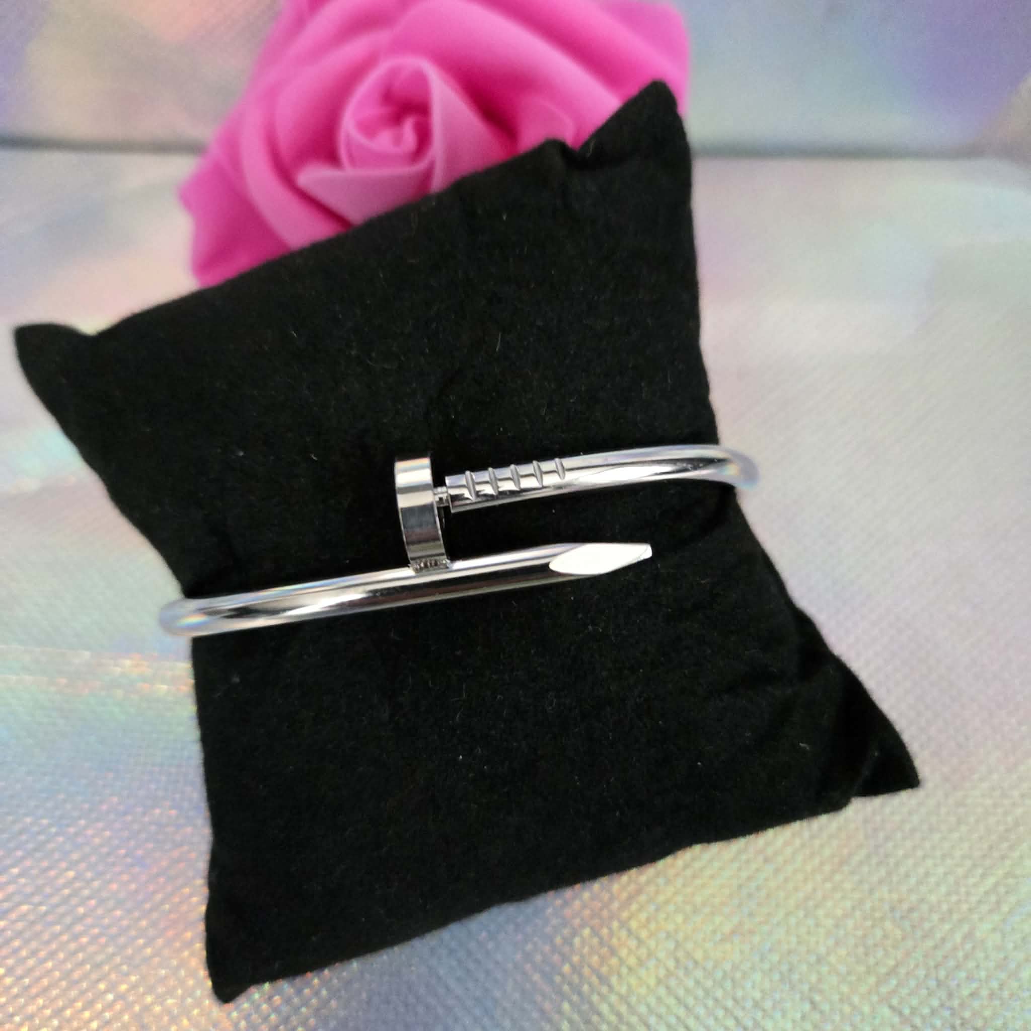 Bracelet clou